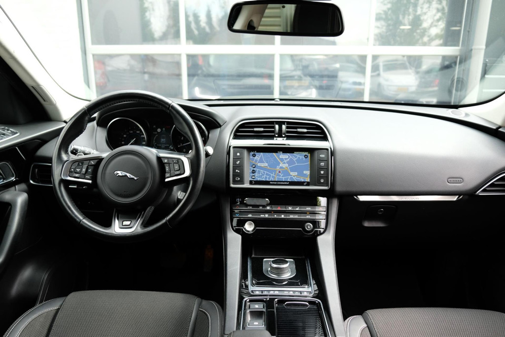 44695824-4.jpg